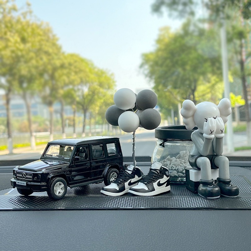 Medium black g+panda shoes+grey ball+grey face covering+boiling seat+pad