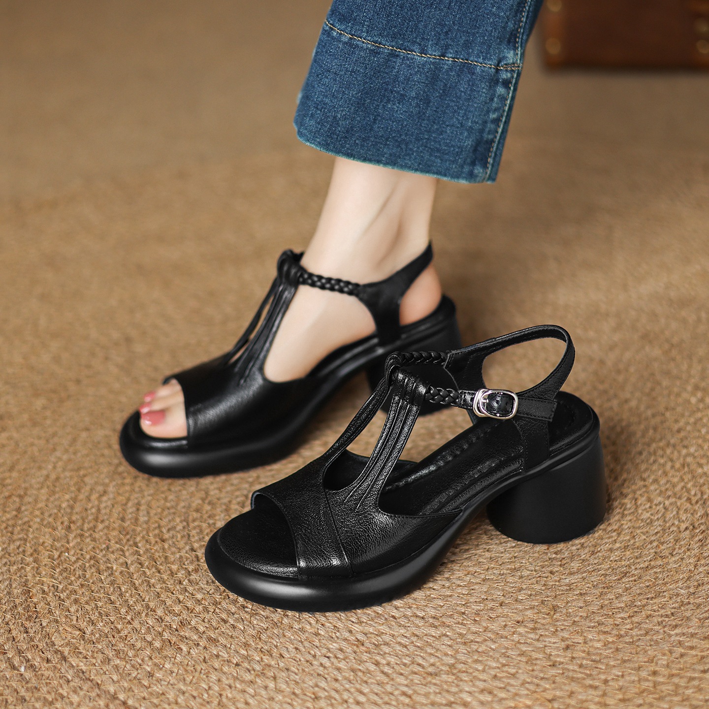 Sandal nữ da cừu mũi cá hở gót, đế dày gót thô 9 cm, quai ngang một dây — đen