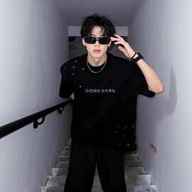 2025美式高街短袖t恤男款夏季小众设计感垫肩t恤潮牌立体印花上衣