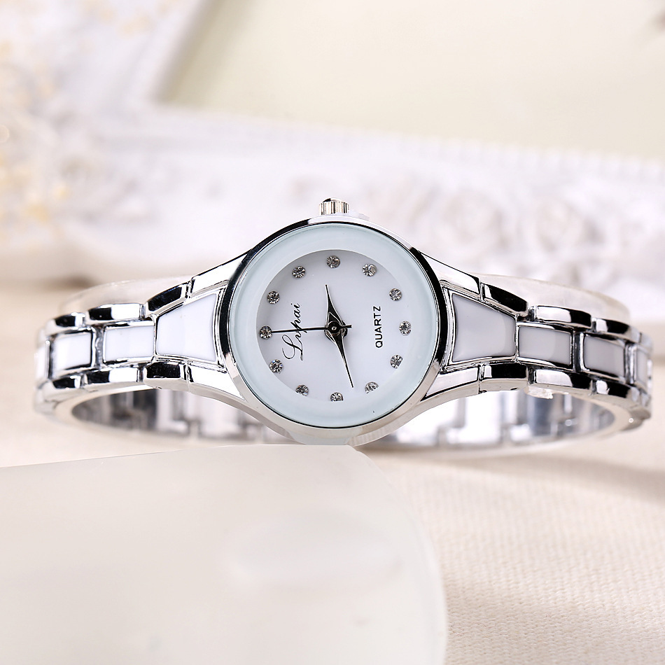 Fashion Letter Horseshoe Buckle Quartz Women's Watches display picture 5