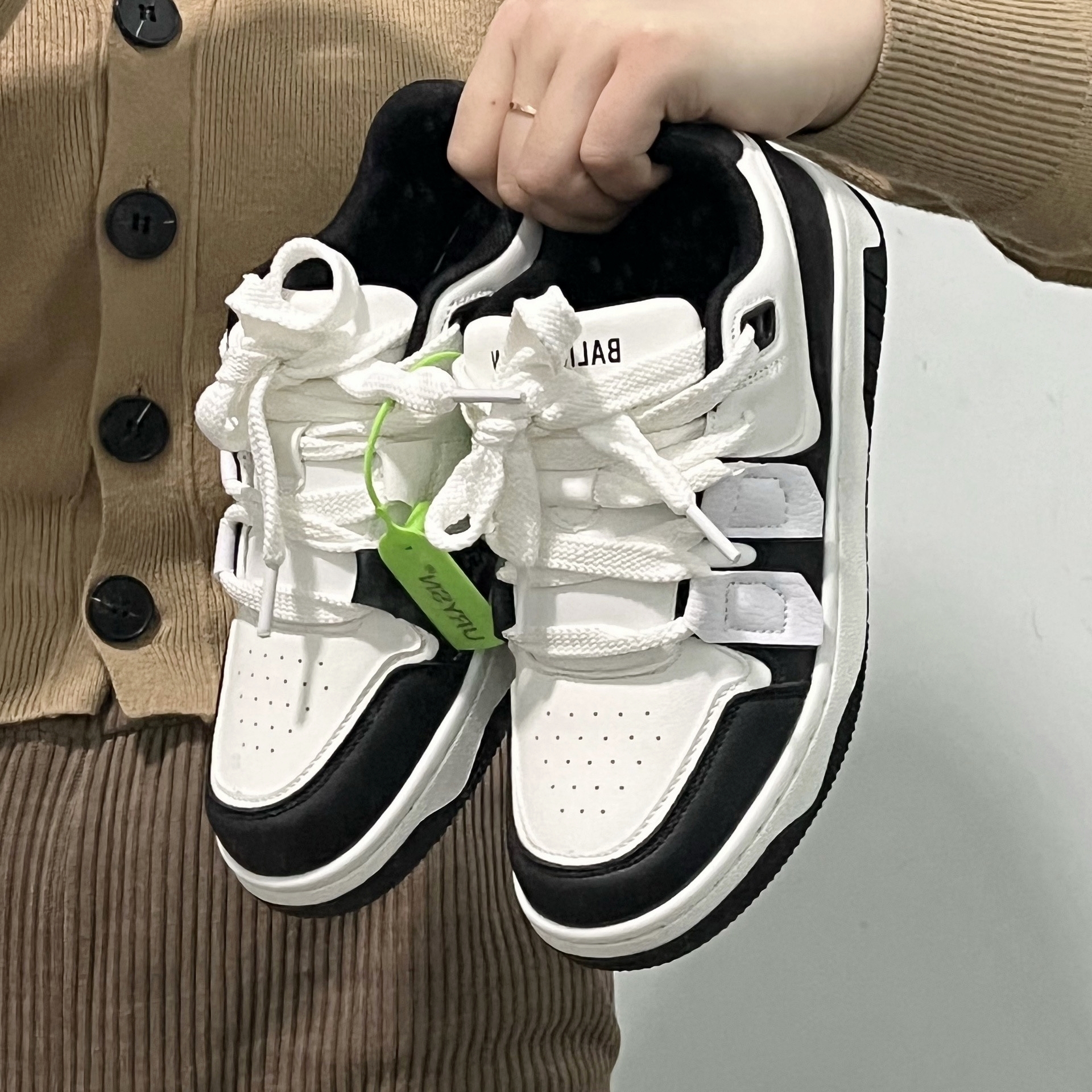 Couples, baskets de niche pour hommes, Instagram, chaussures de sport polyvalentes et décontractées super chaudes, nouvelle tendance pour l'automne 2024_voghion.com