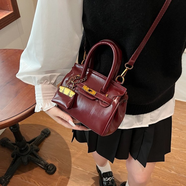 Bolsos de mujer de calidad, se han lanzado grandes productos, los colgantes están integrados, por favor coloque en los estantes