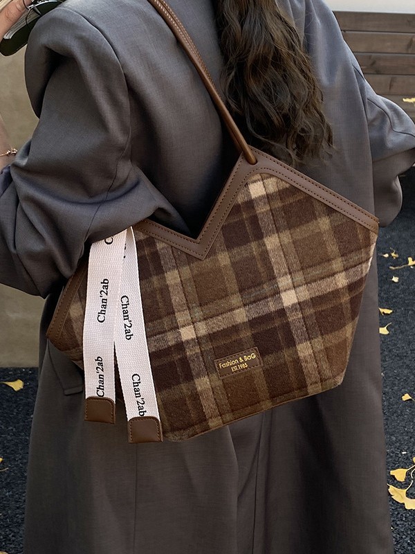 Bolsa de viaje de mujer 2025 nueva moda de invierno y otoño, moda universal, bolso de hombro cuadrado, bolsa de gran capacidad