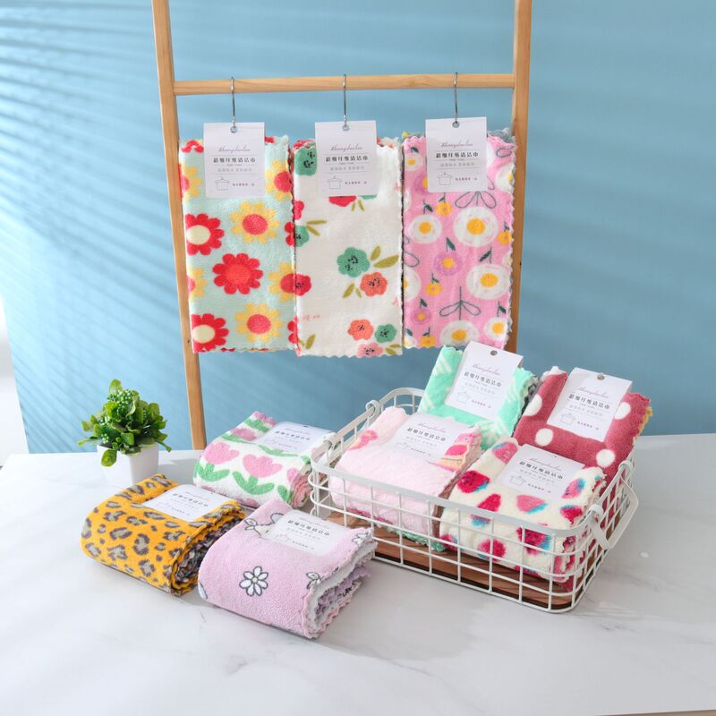 Factory wholesale cross-border coral fleece printed square 30*30 kitchen dishcloth towel children's small towel in stock