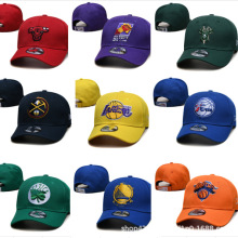 2024新款篮球球队刺绣鸭舌帽美式嘻哈时尚男女休闲魔术贴棒球帽子