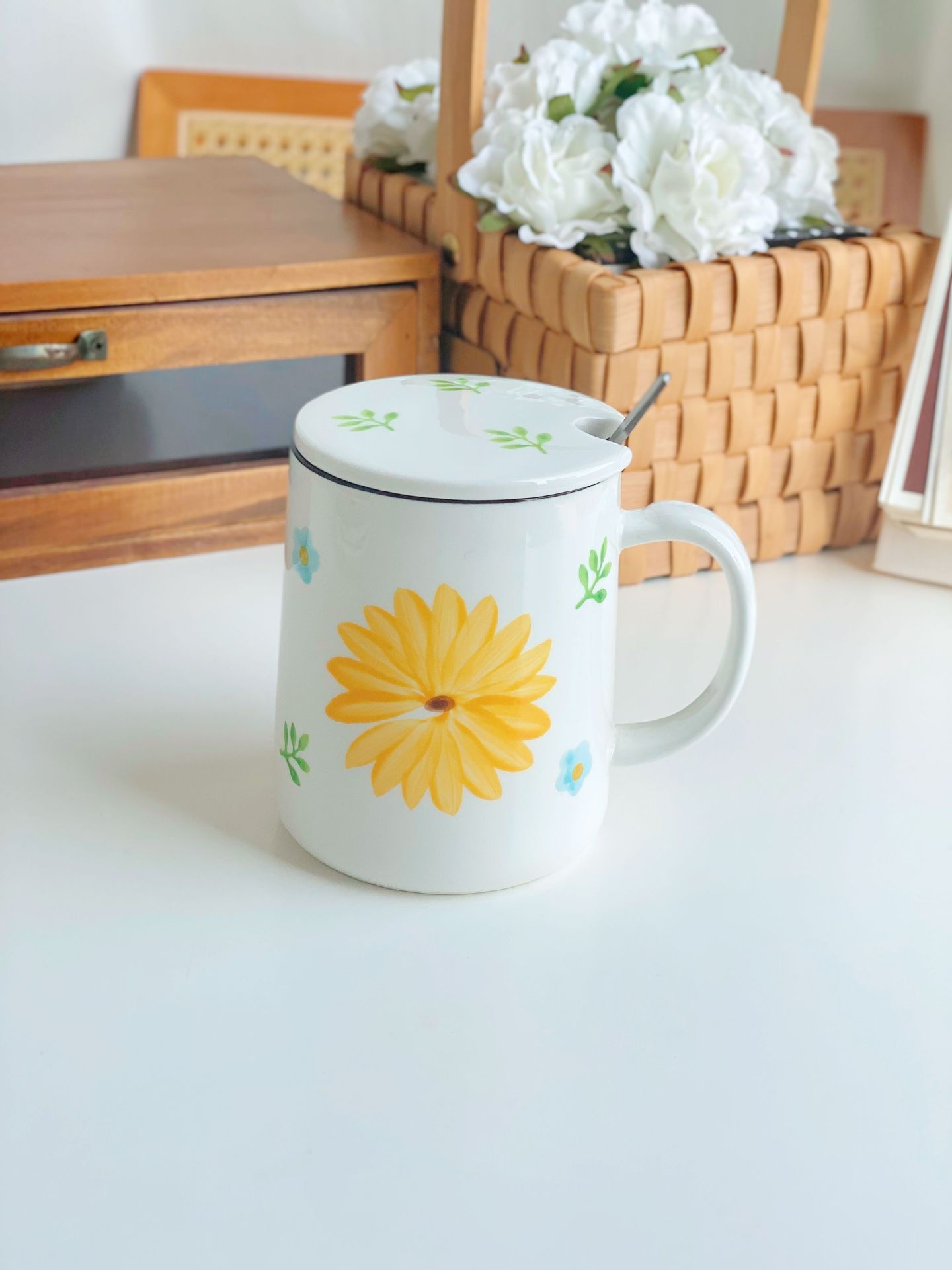 Cada 5 Yuan taza de cerámica taza de liquidación cantidad de stock no es mucho taza de café taza de agua taza de dibujos animados taza de desayuno