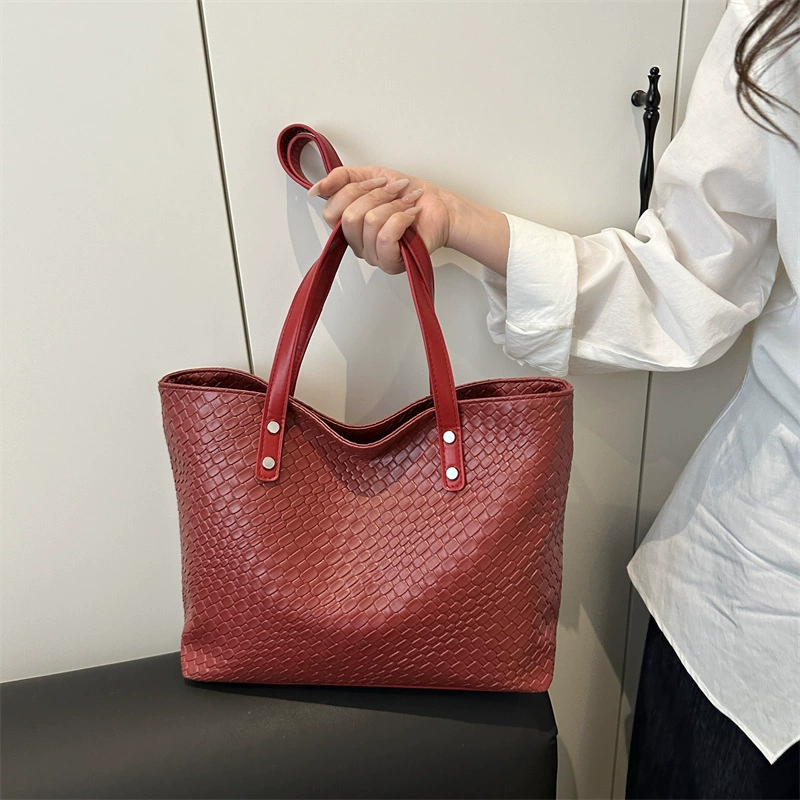 Capacious fashionable handheld one-shoulder bag for leisure, western style