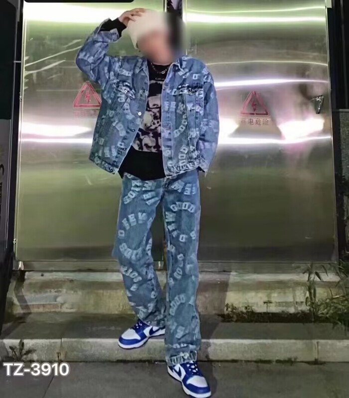 アメリカの高街のレトロな春と秋のデニムのファッションブランドの男女の同じタイプのいっぱいのプリントの水洗いのジャケットのゆったりしている新型のカップルのスーツ|undefined