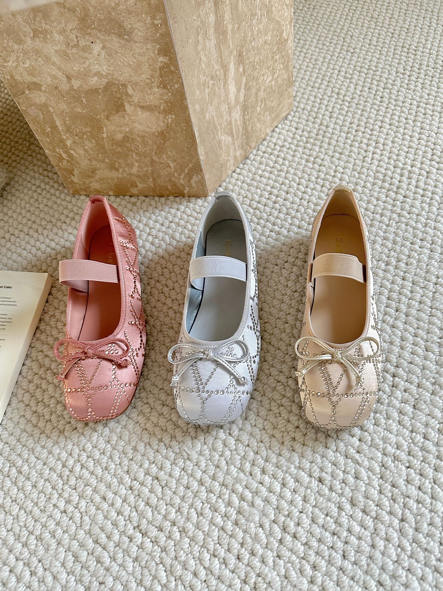 Scarpe Mary Jane in raso con fiocco in stile fata singola, con fondo piatto e fiocco in stile acqua, stagione primavera e autunno 2024_voghion.com