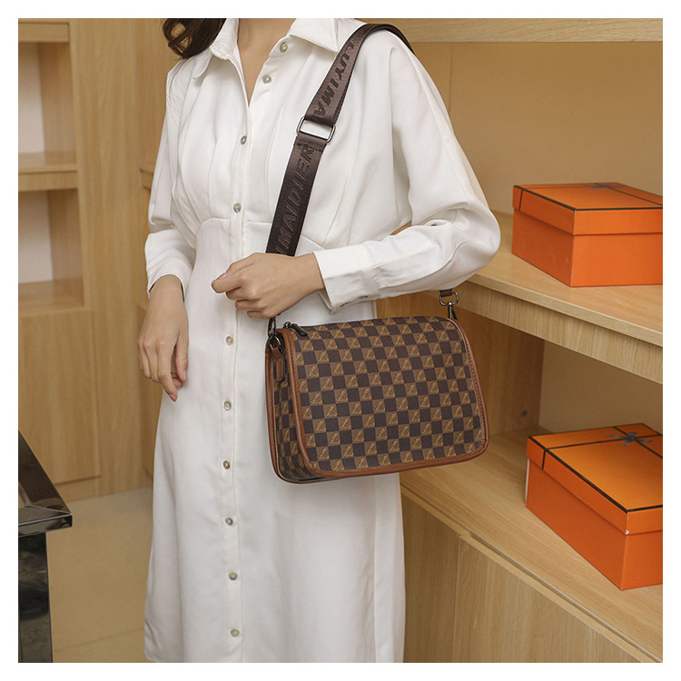 Netizen Women's 2024 New Popular Fashion Print Crossbody Small Square Versatile Broadband Shoulder Pea Bag_voghion.com