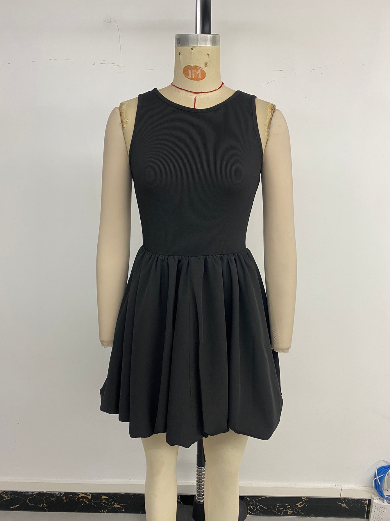 Sweet Bud All Matching Sleeveless Slim Slimming Solid Color Dress