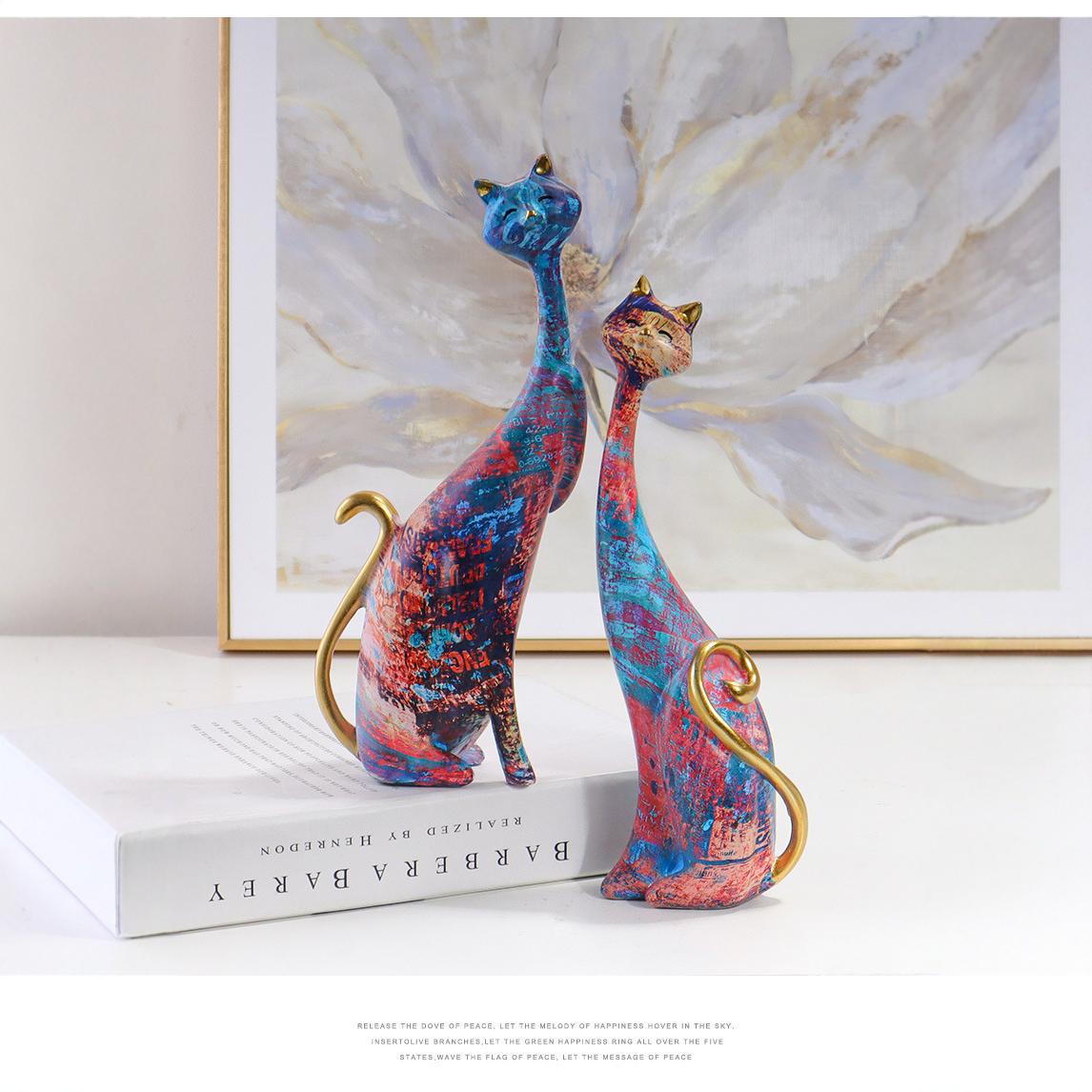 Creativa pintura al óleo de estilo europeo pareja gatos adornos de animales hotel salón regalo de San Valentín artesanía de resina