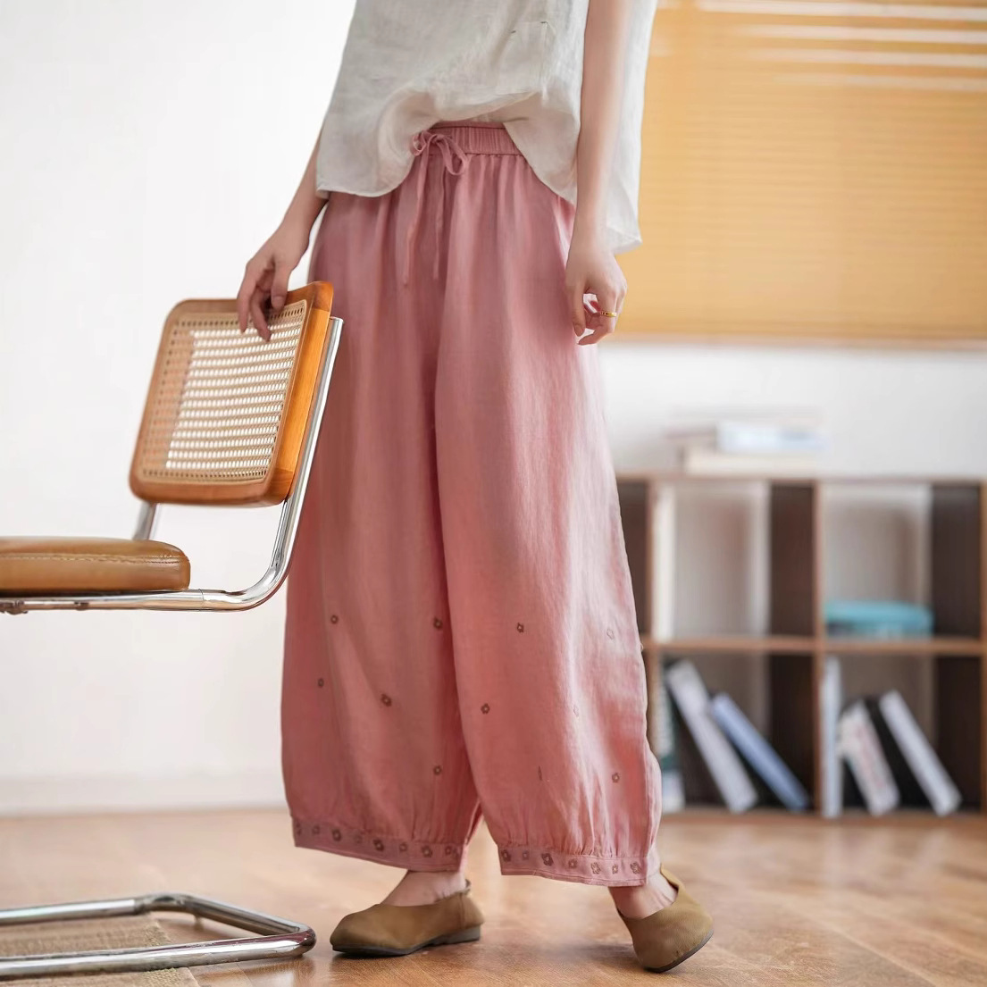 亚麻休闲裤 2025夏季新款 森系刺绣灯笼裤女遮肉宽松显瘦裤子