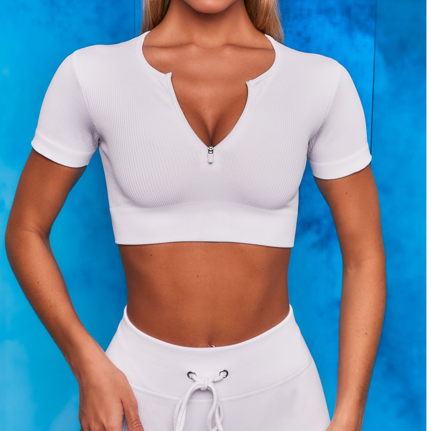 Fábrica en stock europeo y americano ins cremallera con cordón deportivo de manga larga ropa de entrenamiento traje de mujer ropa de yoga sin costuras transfronteriza