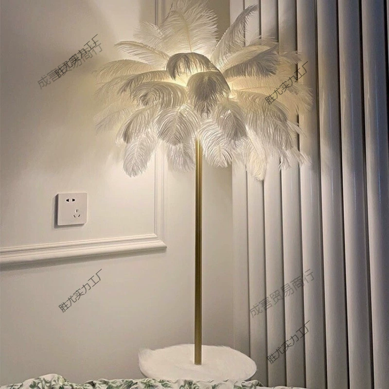 Модный торшер для журнального столика с полкой, торшер на подставке с страусиными перьями, скандинавский диван для гостиной, спальни.