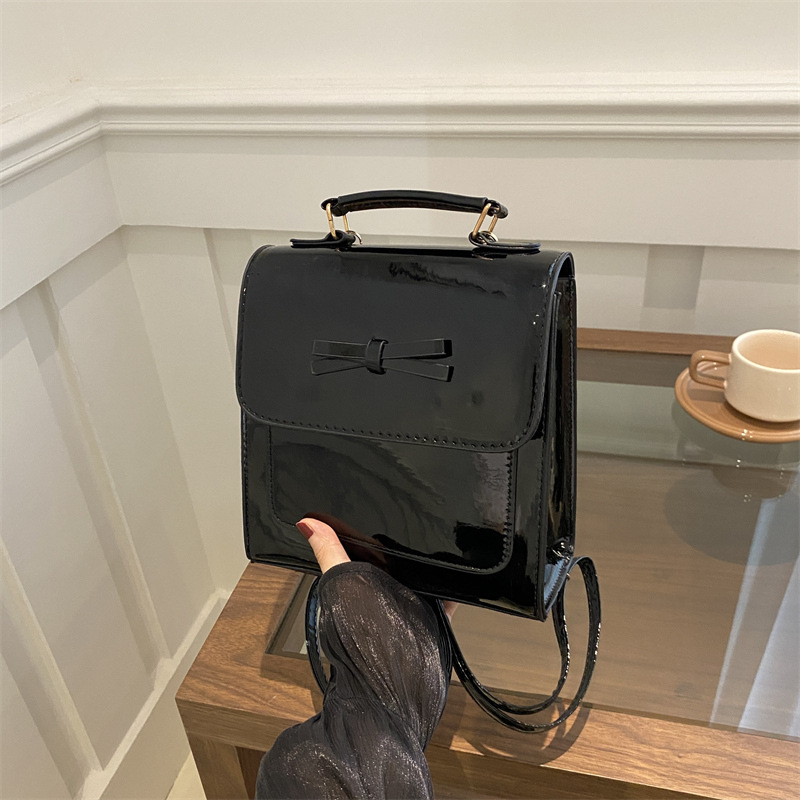 Bolsas rojas de gran capacidad de nicho coreano de mujeres 2024 nueva moda bolsas de hombro de estudiantes de moda bolsa de viaje versátil