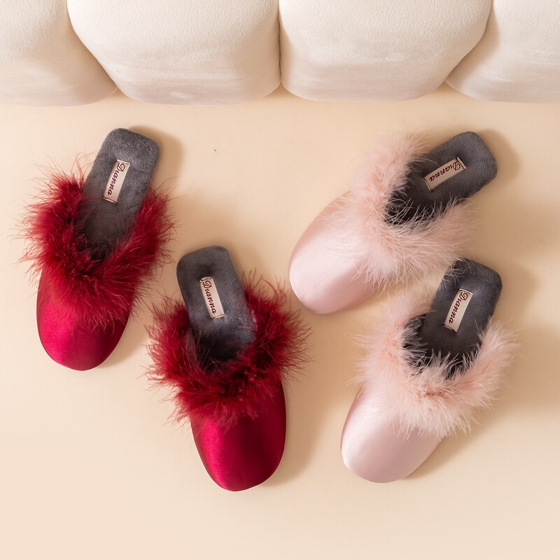 2025 Korean Version New Flat Fur Slippers for Home Fashion, Feather Slippers Paired with a Dressing Gown, Available for Dropshipping 2025 Korean Version New Flat Fur Slippers for Home Fashion, Feather Slippers Paired with a Dressing Gown, Available for Dropshipping
