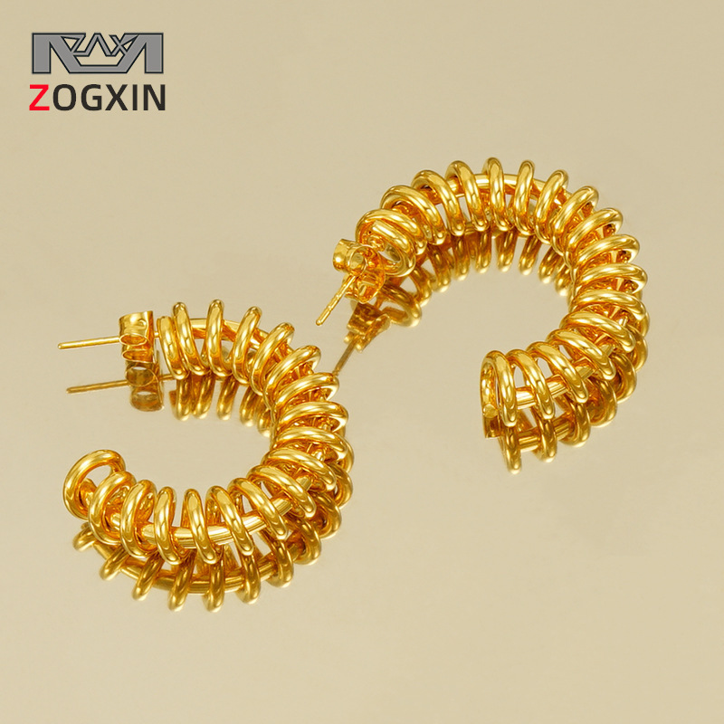 Nueva frontera europea y americana de acero inoxidable en forma de C pendientes de primavera moda hueco diseño titanio anillo de acero pendientes al por mayor