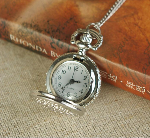 Small Silver Spider Web Quartz Watch, Openwork Flip Cover Pocket Watch Necklace Pendant Watch Pocket Watch