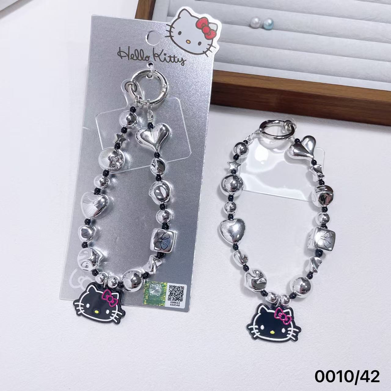 Genuine Authorized Hello Kitty Black and White Hello Kitty Shibuya Spice Phone Chain Love Pendant 0010