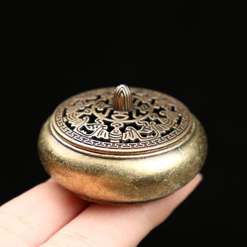 Hot selling retro copper alloy mini incense burner Boshan incense burner tower incense cone incense burner indoor alloy incense burner ornaments