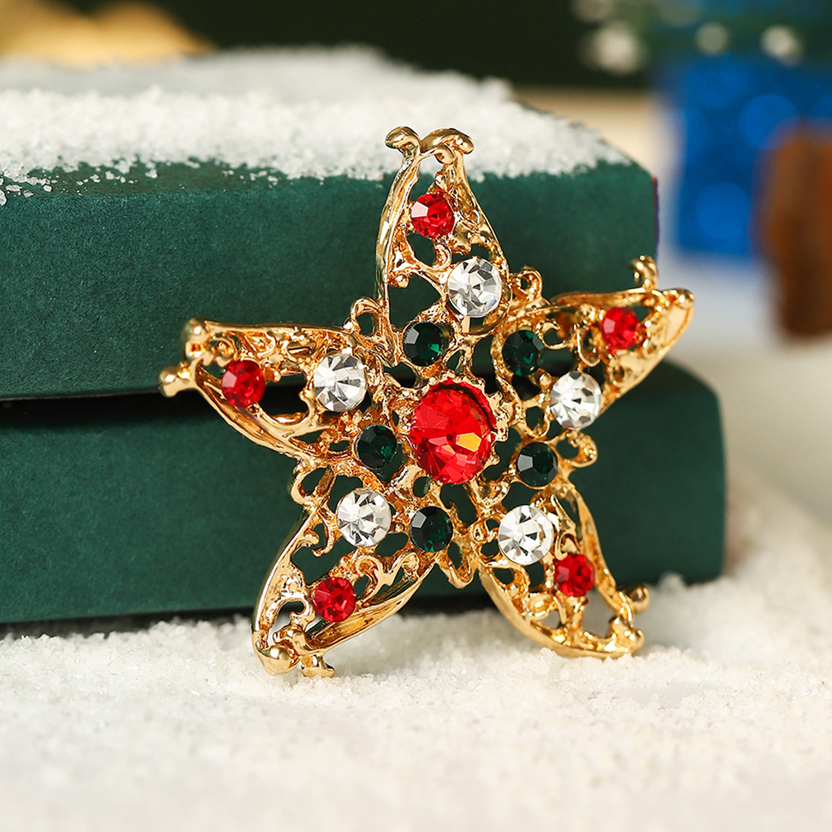 다이아몬드가 박힌 다섯개의 별