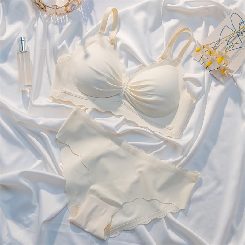 Set, champagne color
