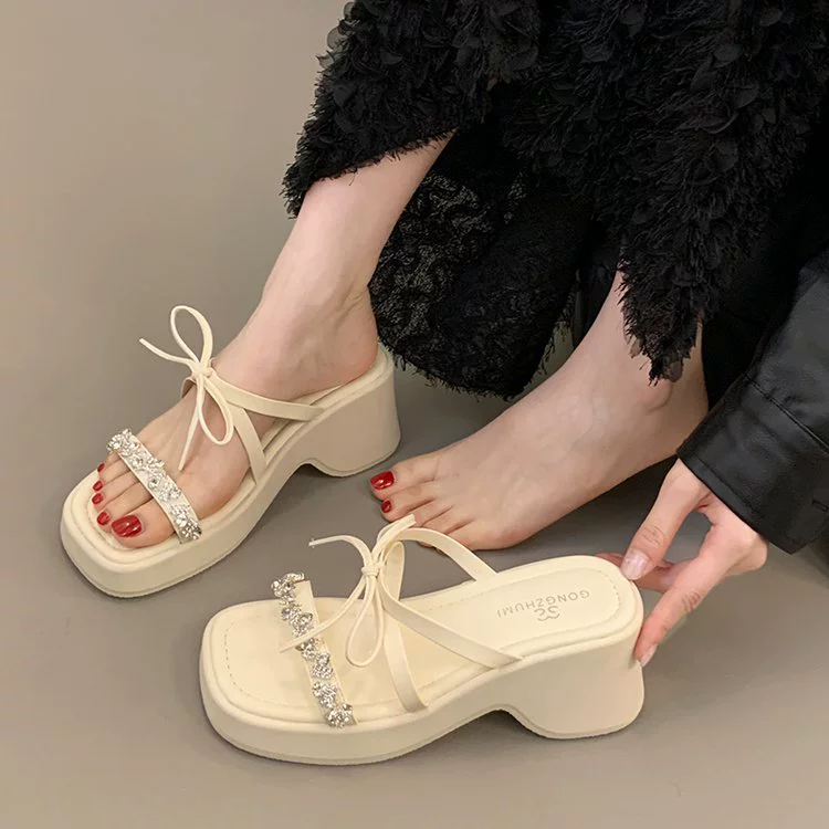 Летние сабо/slippers с ремешком и бантом, подходят к юбке