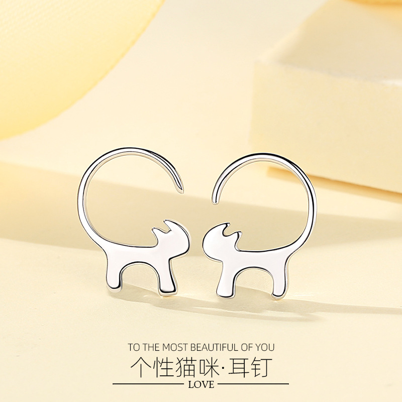Gatito creativo s925 pendientes de plata esterlina europeo y americano transfronterizo lindo todo fósforo estudiante Cuidado del oído pendientes simples al por mayor
