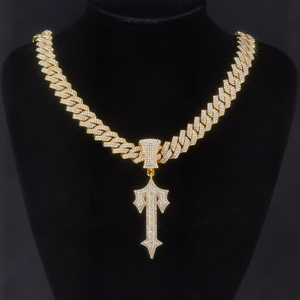 Collar unisex de aleación de zinc con colgante de espada cruzada de hip-hop transfronterizo, cadena cubana con diamantes completos, joyería de nicho hip-hop.
