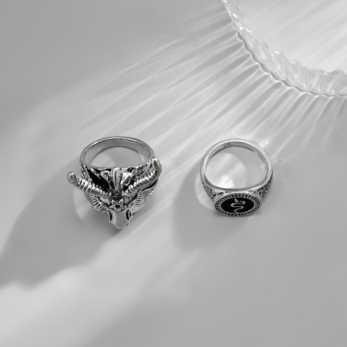 Fashion Snake Alloy Menu0027S Rings 2 Pieces