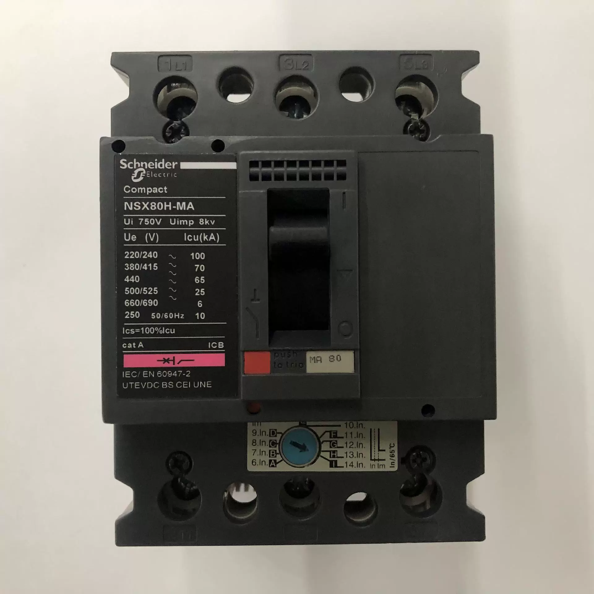 Оригинальный NSX80H-MA80 3P 80A LV 428100    Автоматический выключатель в пластиковом корпусе Schneider