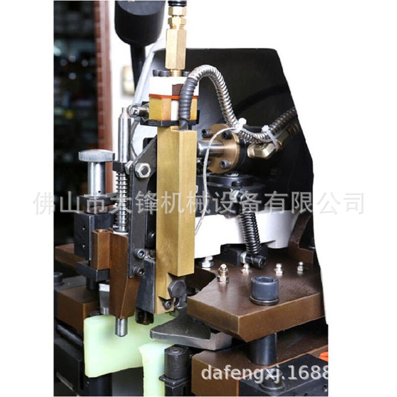 �ͱ�����Ь�Զ��Ͻ����������ѹ����Ь����е�豸����