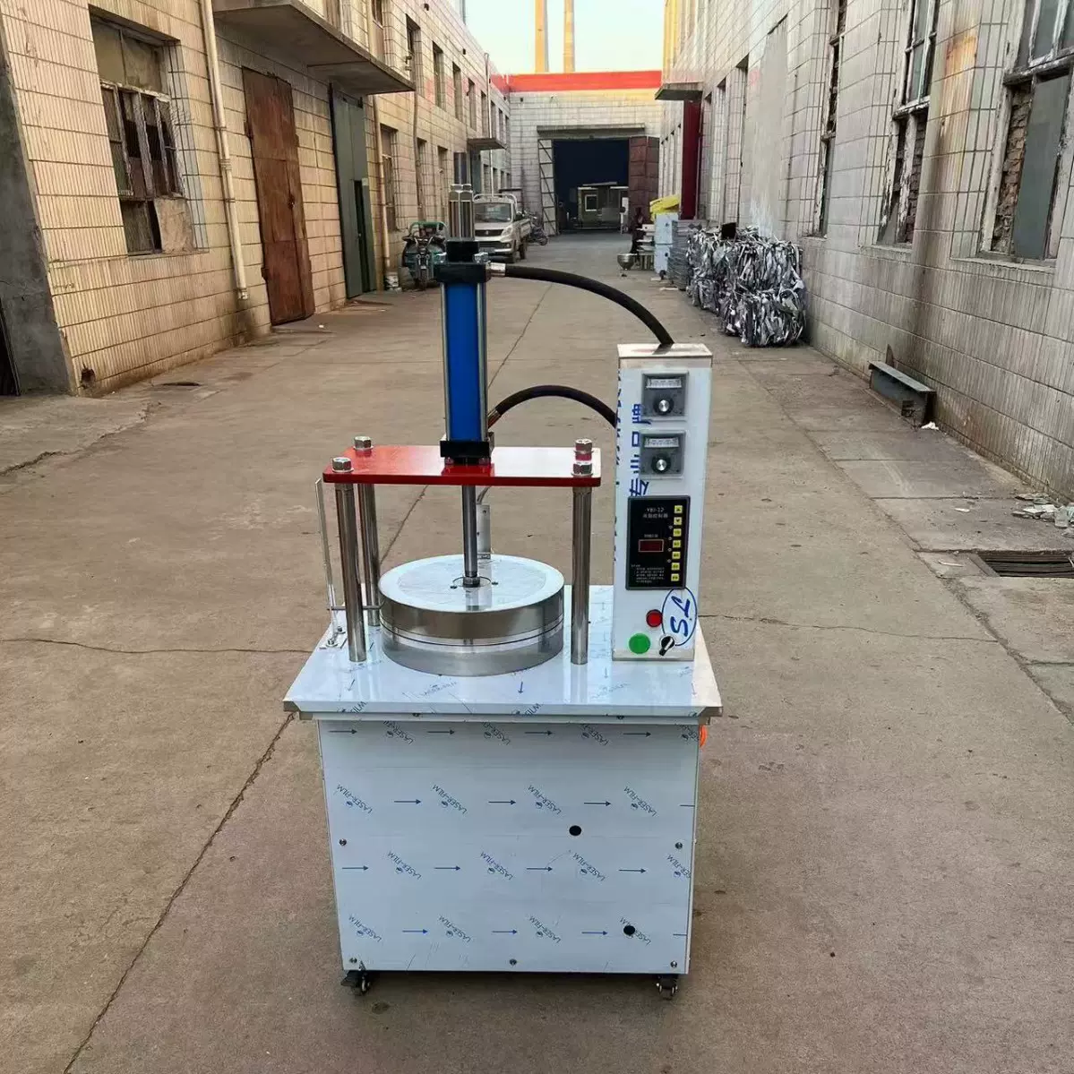 创业用小型可移动压饼机 数控液压气压卤肉卷饼机 发面单饼机