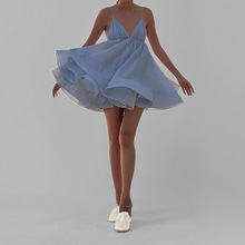 �羳2025�ļ��¿�R�d�W��Ů�b�Ըе���V�I¶�����������B��ȹ