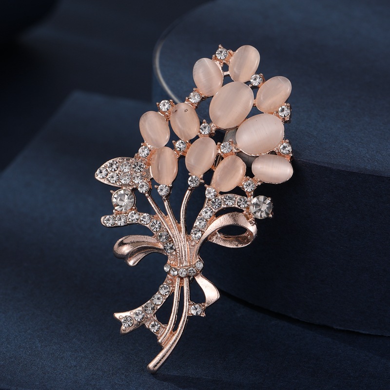 Diamante incrustado flor de cristal broche de aleación con cuentas ramillete de moda elegante perla rhinestone cristal flor broche al por mayor image 14