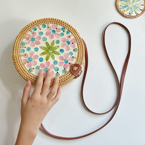 Vietnamese Autumn Vine Weaving Instagram Style Round Colorful Shell Patchwork Bag Women's Single Shoulder Crossbody Bag Beach Grass Woven Bag
