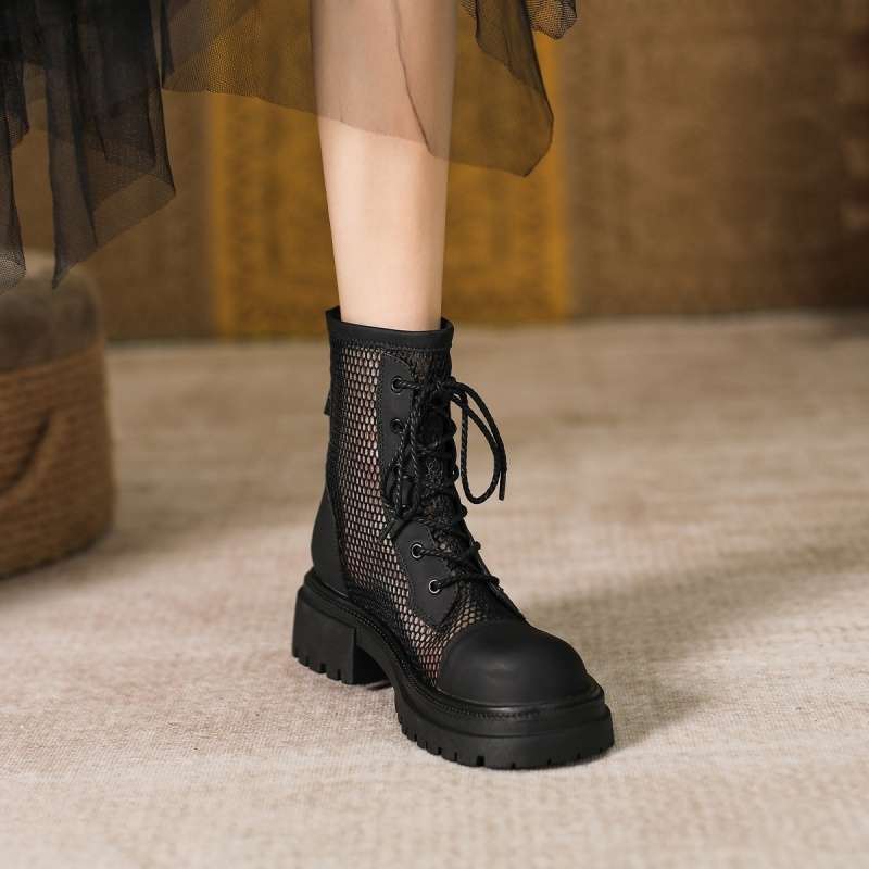 여성을위한 중공 마틴 부츠 여름 얇은 2025 봄과 여름 새로운 두꺼운 굽 두꺼운 밑창 메쉬 샌들 여름 통기성 짧은 부츠