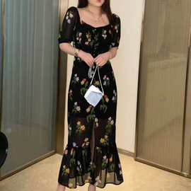 大码女装法式气质感碎花连衣裙梨型身材夏季胖mm显瘦黑色裙子