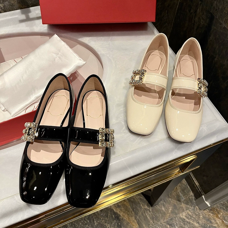 Туфли Мэри Джейн с квадратным носком, плоской подошвой, стразами, квадратной пряжкой, в стиле феи, новинка 2024 года, французский стиль, на толстом каблуке.