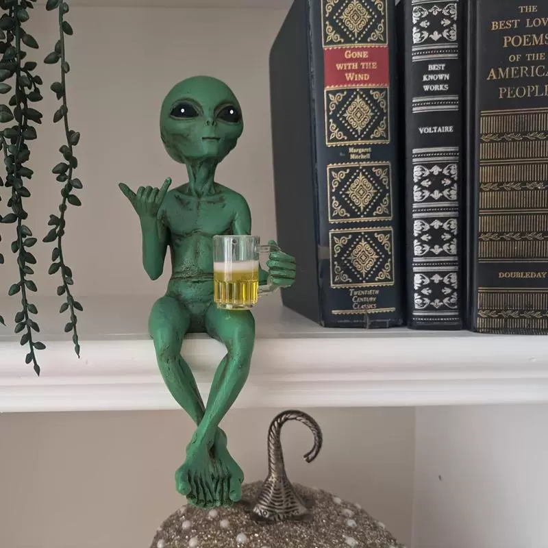 Инопланетное пивное питье statue, забавная и юмористическая космическая декорация, идеальный подарок и креативный декор для поклонников научной фантастики