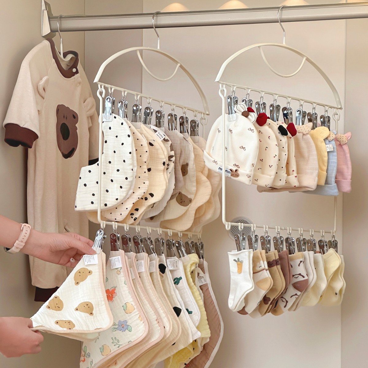 Multi-Clip Baby Clothes Hanger, Baby-Specific Newborn Socks, Hats, Saliva Towels, Drying Rack, Wardrobe Storage Artifact