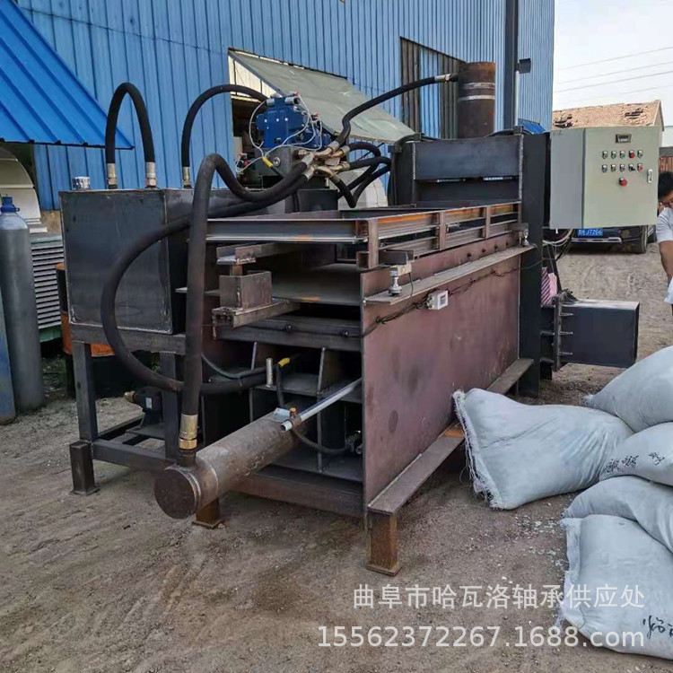 草粉饲料打包装袋机 两缸青贮秸秆压块机 木屑锯末套袋打包机