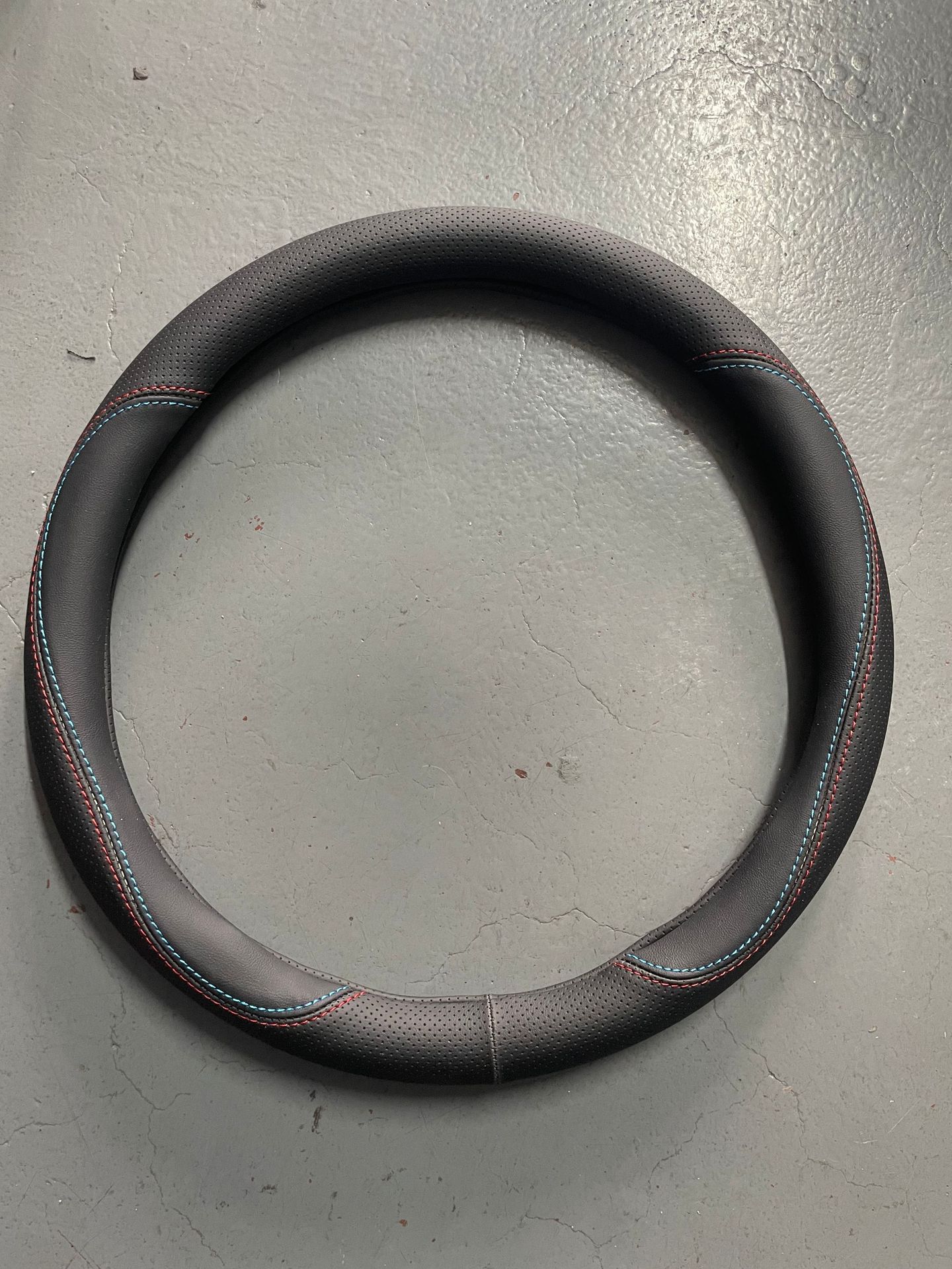 Cross-Border Carbon Fiber Steering Wheel Cover 5D Embossed Logo Car Logo Electric Car Handlebar Cover Cross-Border Steering Wheel Modification Product