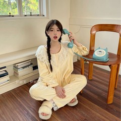 春と秋のベージュの厚みのあるホーム服アイランドベルベット韓国風甘いプリンセススタイル暖かいレースパジャマ
