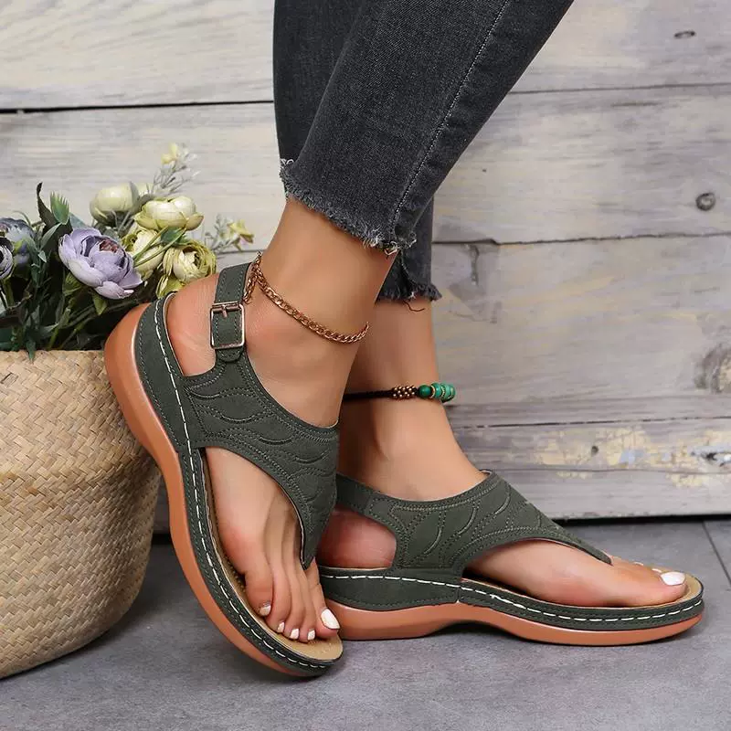 شراء кросс-бордер Spot женские туфли новый стиль Римский стиль пряжка женские сандалии внешняя торговля большой размер сандалии