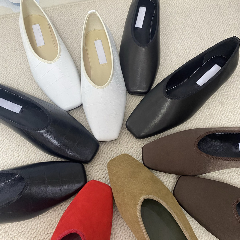 Niche 2025 New French Crocodile Pattern Square Toe Flats Shoes for Women Velvet Slip-On Leather Shoes Comfortable Granny Shoes