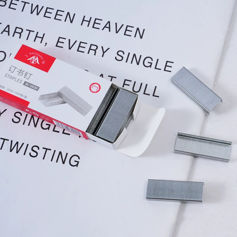 Большая коробка канцелярских принадлежностей скобы небольшого размера 10 # переплетные скобы канцелярские принадлежности 1000 шт./Коробка степлер гвозди оптом