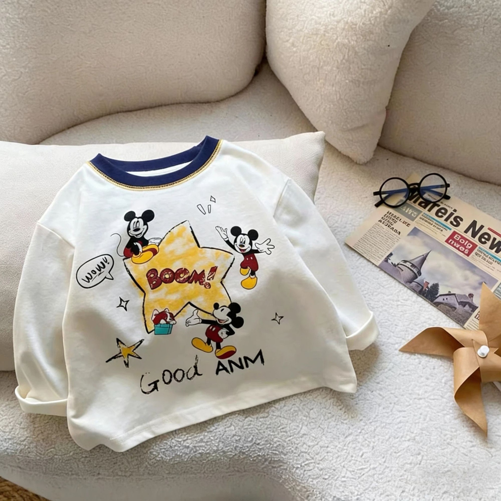 Children's long-sleeved T-shirt, new spring and autumn style, cartoon top for toddlers and boys, color-blocked fashionable base layer.
