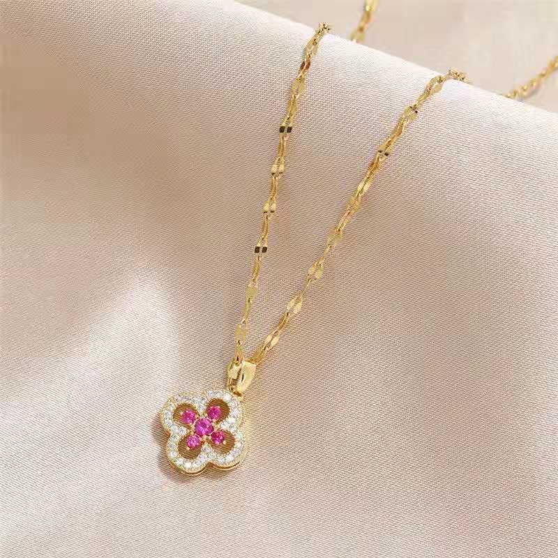 Necklace stainless steel, pendant, chain for key bag , four-leaf clover, does not fade, light luxury style, wholesale